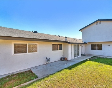 340 W Caroline Street - Photo Thumbnail 13