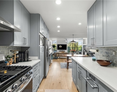 3880 Fredonia Drive - Photo Thumbnail 5