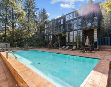 3880 Fredonia Drive - Photo Thumbnail 14