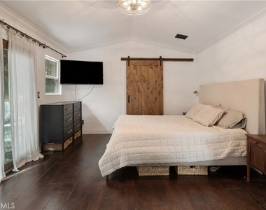 3791 Multiview Drive - Photo Thumbnail 15