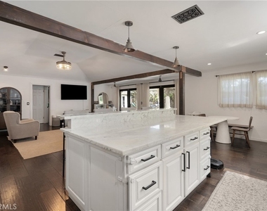 3791 Multiview Drive - Photo Thumbnail 13