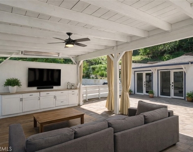 3791 Multiview Drive - Photo Thumbnail 2