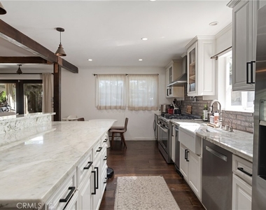 3791 Multiview Drive - Photo Thumbnail 11