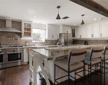 3791 Multiview Drive - Photo Thumbnail 12