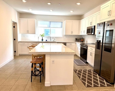 789 Vada St - Photo Thumbnail 2
