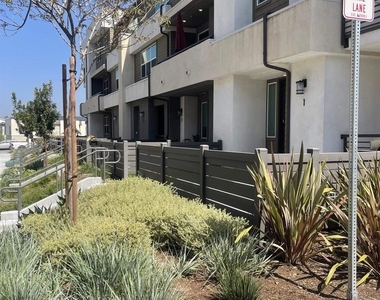 789 Vada St - Photo Thumbnail 3
