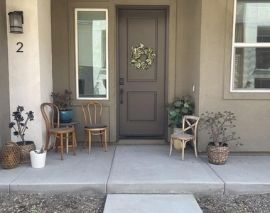 789 Vada St - Photo Thumbnail 1