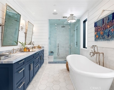 201 Opal Avenue - Photo Thumbnail 20