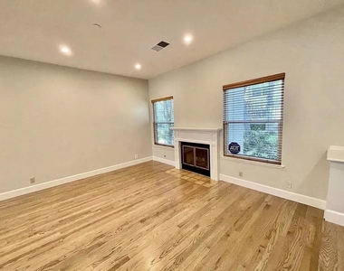 959 La Mesa Terrace - Photo Thumbnail 5