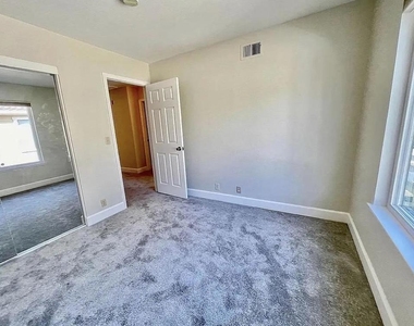 959 La Mesa Terrace - Photo Thumbnail 19