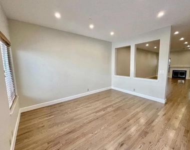 959 La Mesa Terrace - Photo Thumbnail 11