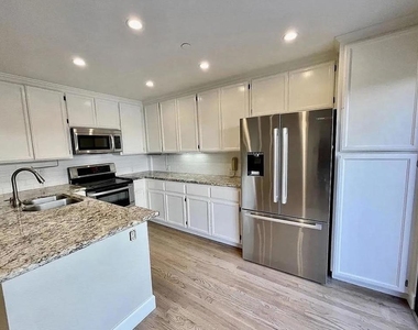 959 La Mesa Terrace - Photo Thumbnail 13