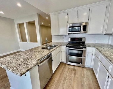 959 La Mesa Terrace - Photo Thumbnail 12