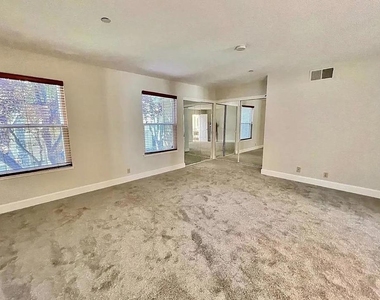 959 La Mesa Terrace - Photo Thumbnail 24