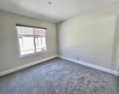 959 La Mesa Terrace - Photo Thumbnail 15