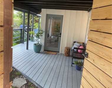 736 Lower Griffith Place - Photo Thumbnail 2