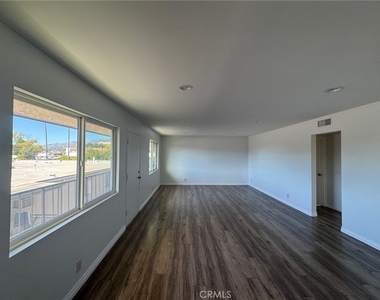 412 Burchett Street - Photo Thumbnail 2