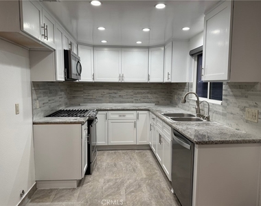 412 Burchett Street - Photo Thumbnail 1