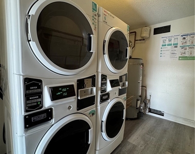 412 Burchett Street - Photo Thumbnail 9