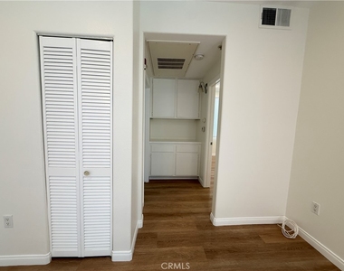 300 E Providencia - Photo Thumbnail 22