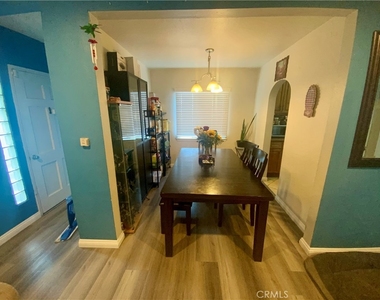 206 E Raymond - Photo Thumbnail 4
