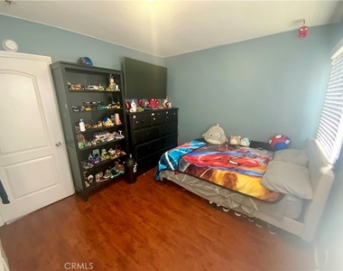 206 E Raymond - Photo Thumbnail 8