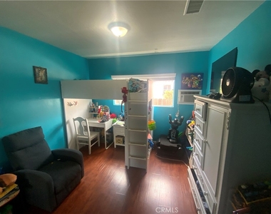206 E Raymond - Photo Thumbnail 7