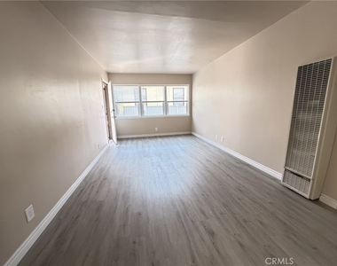 2431 W Beverly - Photo Thumbnail 7