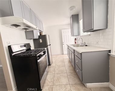 2431 W Beverly - Photo Thumbnail 11