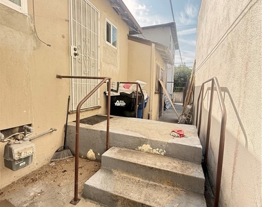 2431 W Beverly - Photo Thumbnail 1