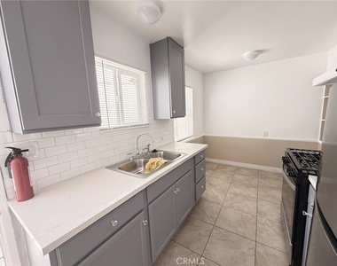 2431 W Beverly - Photo Thumbnail 10