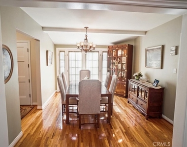 10419 Bloomfield Street - Photo Thumbnail 6