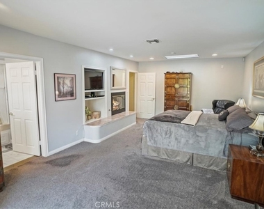 10419 Bloomfield Street - Photo Thumbnail 10