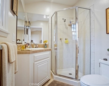 10419 Bloomfield Street - Photo Thumbnail 15