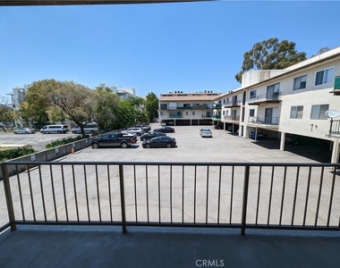 5460 White Oak - Photo Thumbnail 18