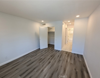 5460 White Oak - Photo Thumbnail 15