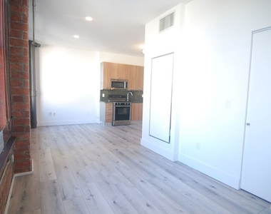460 S Spring Street - Photo Thumbnail 9