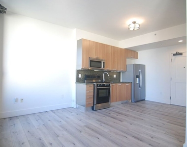 460 S Spring Street - Photo Thumbnail 6