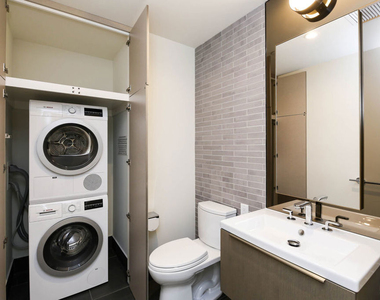 889 Francisco Street - Photo Thumbnail 17