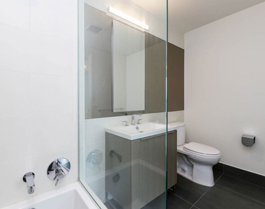 889 Francisco Street - Photo Thumbnail 23