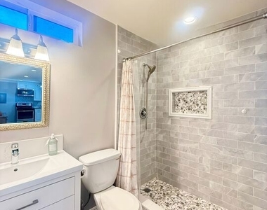 18002 Collins Street - Photo Thumbnail 10