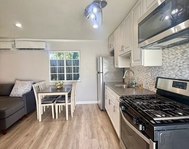 18002 Collins Street - Photo Thumbnail 3