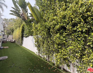 1162 N Poinsettia Place - Photo Thumbnail 14