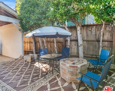 4253 Fountain Avenue - Photo Thumbnail 12