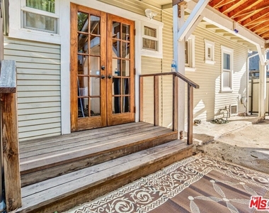 4253 Fountain Avenue - Photo Thumbnail 13