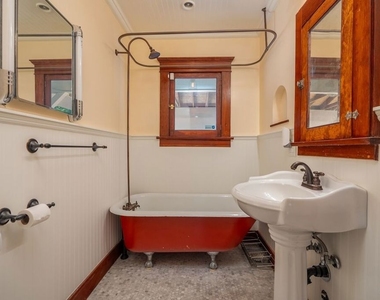 4253 Fountain Avenue - Photo Thumbnail 42
