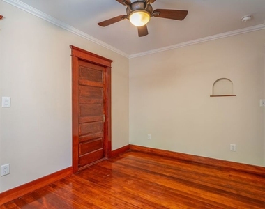4253 Fountain Avenue - Photo Thumbnail 37