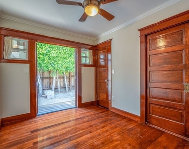 4253 Fountain Avenue - Photo Thumbnail 34