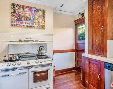 4253 Fountain Avenue - Photo Thumbnail 4