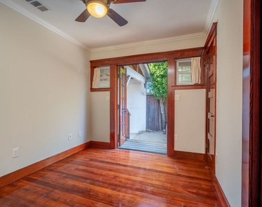 4253 Fountain Avenue - Photo Thumbnail 35